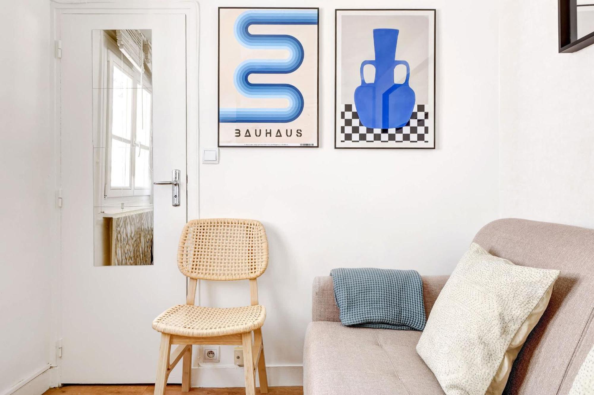 2p Beaux Arts Apartment *